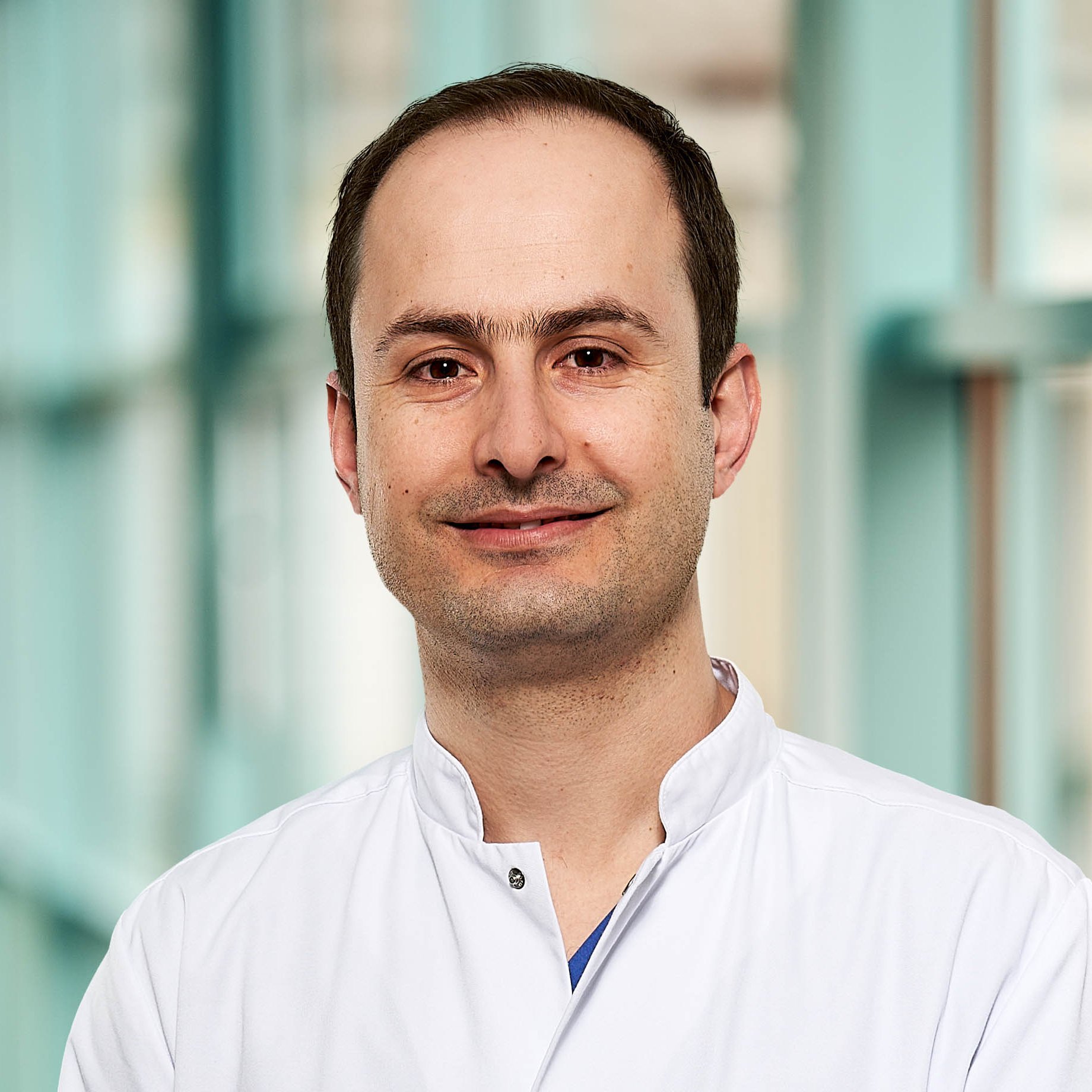 Portraitfoto von Herrn Bassel Alahmad, Kardiologie