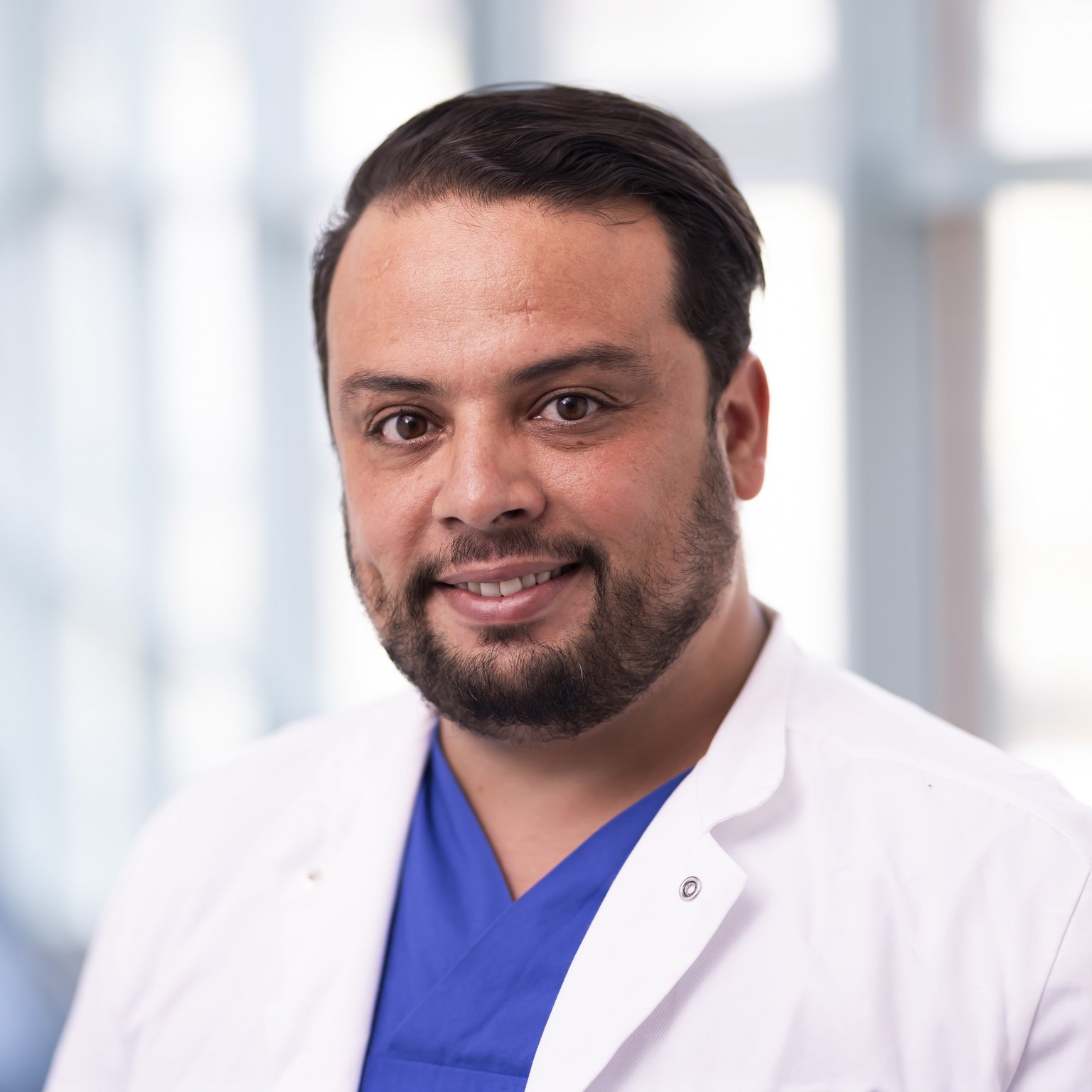 Abderrahmen Mimoune Portraitfoto von Herrn Aderrahmen Mimoune, Kardiologie