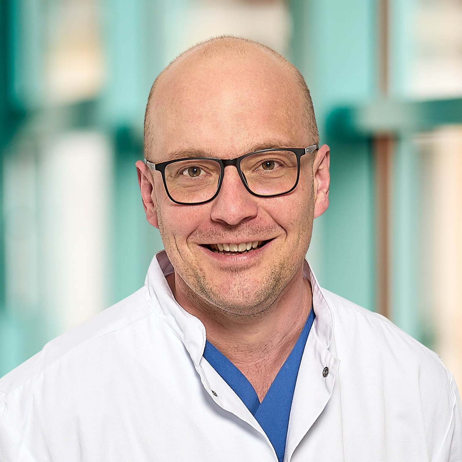 Portraitbild von Dr. med. Roman Heuer, Geschäftsführender Oberarzt der Urologie